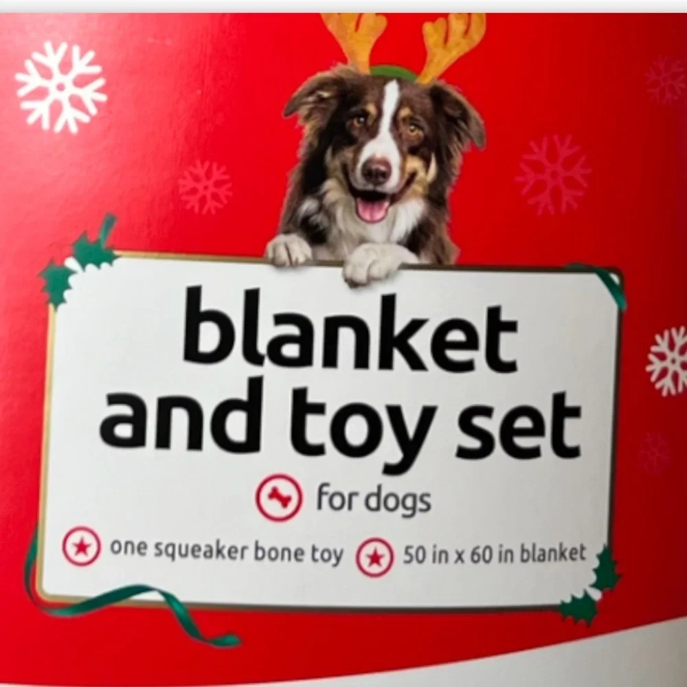 NWT Pet Shoppe Green and White Blanket & Toy Bone with Squeaker Set